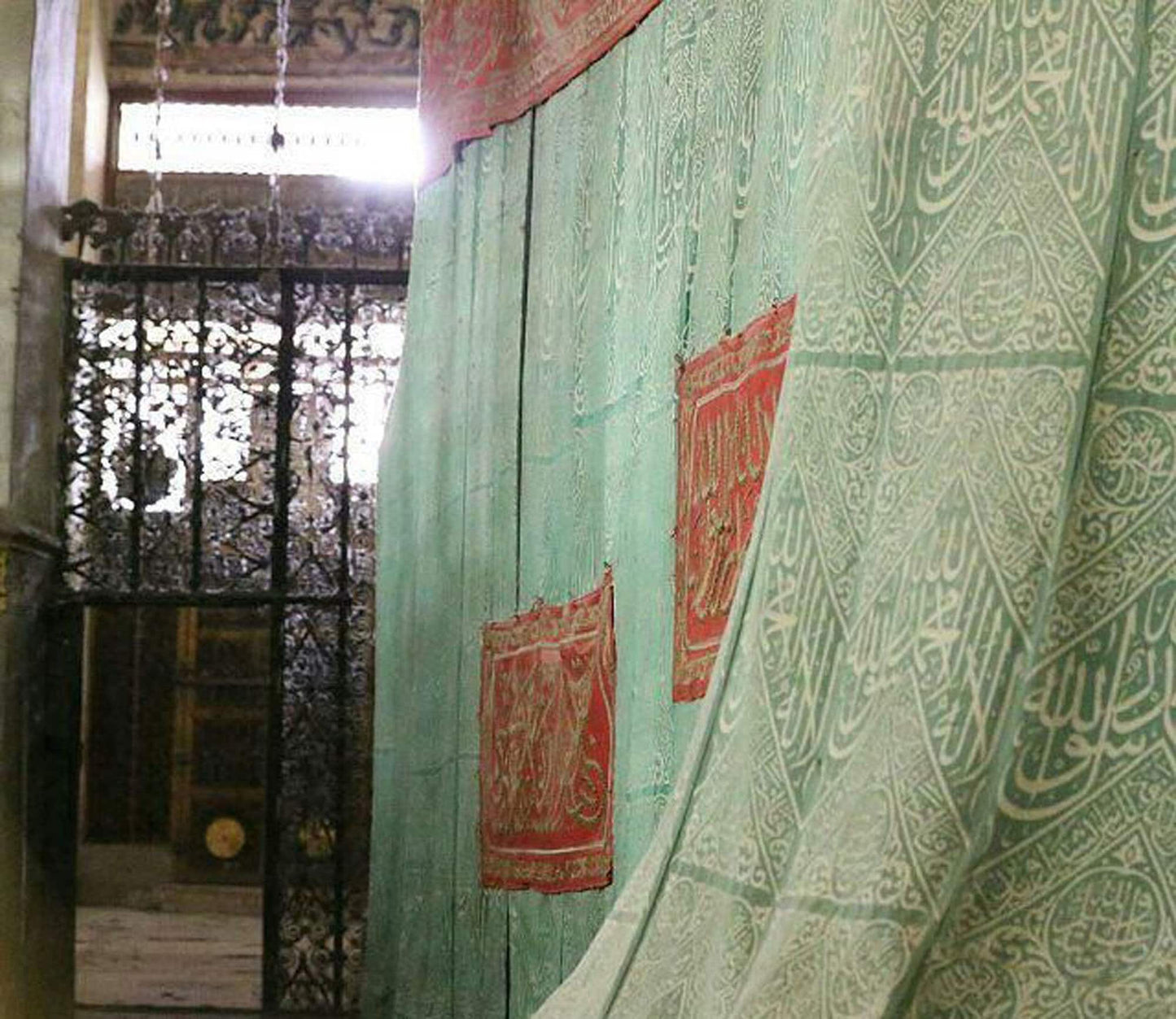 The Grave & Tomb of the Prophet Muhammad ﷺ (The Sacred Chamber) The Green Cover Cloth